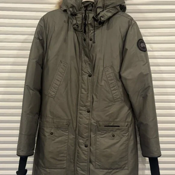 Canada Goose - Women’s Gray Hooded Puffer Parka Coat with Fur Trim – Winter - Picture 5 of 10